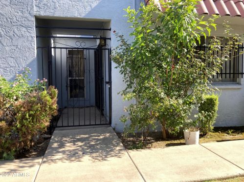 6812 35th Ave, Phoenix, AZ 85041-6101