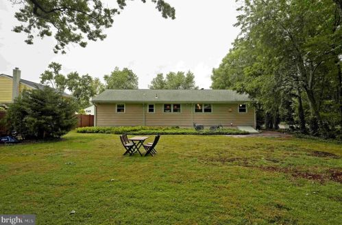 56 Roxboro Rd, Lawrence Township NJ  08648-3925 exterior