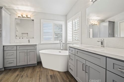 27836 Mariposa Ln, Santa Clarita CA  91384-4114 exterior