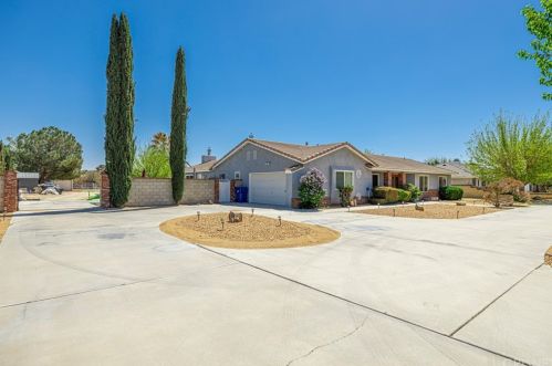 43832 Shiloh Ln, Lancaster, CA 93535-5870