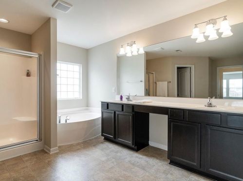 107 Vw Dr, Burlington NC  27215-4694 exterior