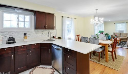 7 Dorfred Ter, Wantage NJ  07461-4815 exterior