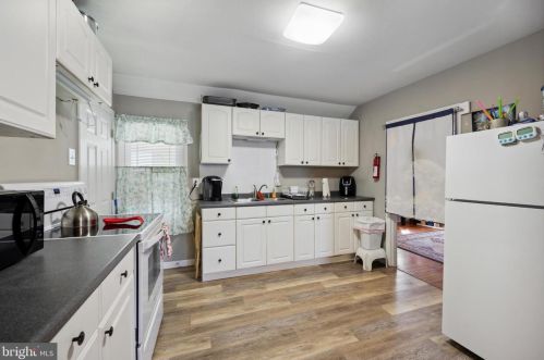 1039 Queen St, Pottstown PA  19464-5827 exterior