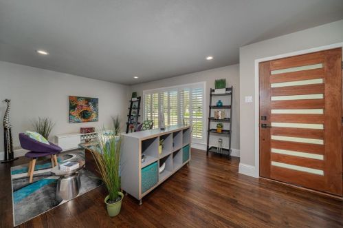 721 James Dr, Richardson TX  75080-6028 exterior