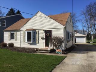 24168 Hedgewood Ave, Cleveland OH  44145-4309 exterior