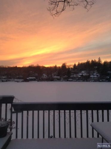 78 Upsala Path, West Milford Lakes NJ  07480-4204 exterior