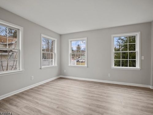 18 Berry Ln, West Milford NJ  07480-3632 exterior