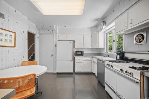 19 Chesley Rd, White Plains NY  10605-4511 exterior