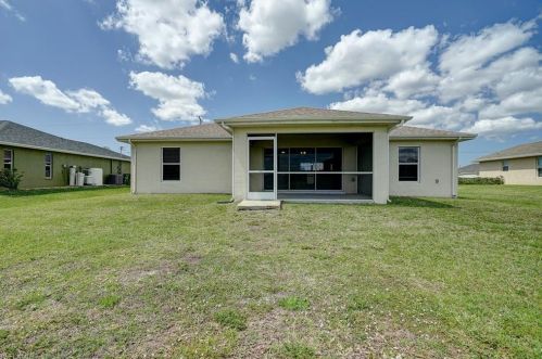 305 25th Ave, Cape Coral FL  33993-7577 exterior