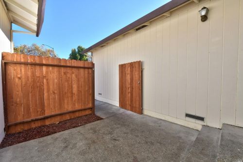 715 Blair Pl, Santa Rosa, CA 95401-8734