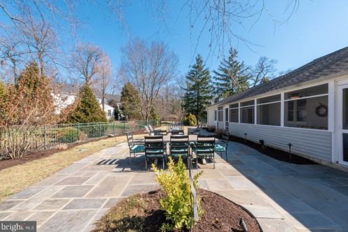 2001 Beechwood Dr, Wilmington DE  19810-4356 exterior