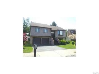 1760 Falcon Dr, Bethlehem, PA 18017-2726