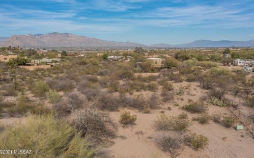 4421 Paseo De Los Cerritos, Tucson AZ 85745-9552 exterior