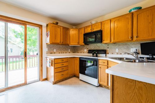 3304 Rosehill Pl, La Crosse, WI 54601-8372