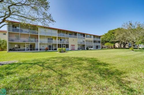 251 134th Way, Hollywood FL  33027-1687 exterior