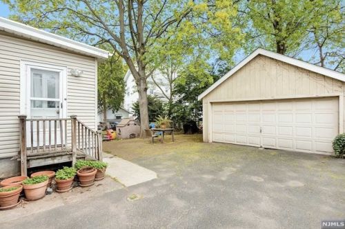 17 Glenwood Ave, Bloomfield NJ  07003-2201 exterior