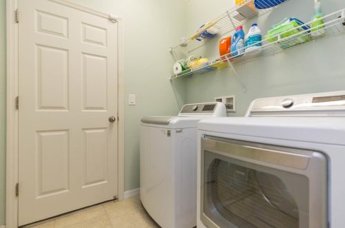 307 Cedar Falls Dr, Ruskin FL  33572-3118 exterior