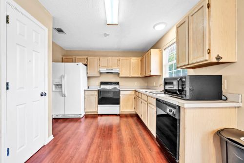 1916 Summer Hills Ln, Fort Walton Beach FL  32547-7036 exterior