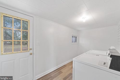 25 Regina Ave, Trenton NJ  08619-2201 exterior