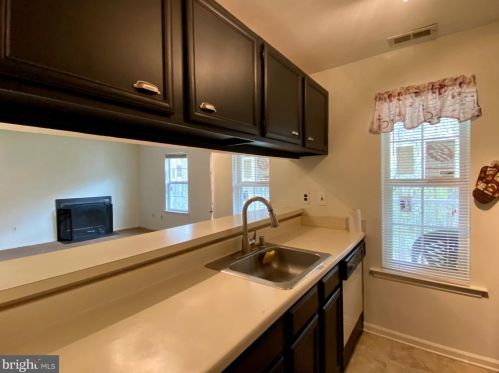 224 Stone Hurst Ct, New Castle DE  19720-3947 exterior