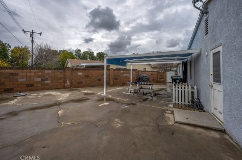 26607 Balerna Dr, Santa Clarita CA  91350-2305 exterior