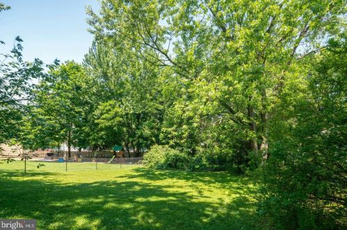 801 Meetinghouse Ct, Riverton NJ  08077-3325 exterior