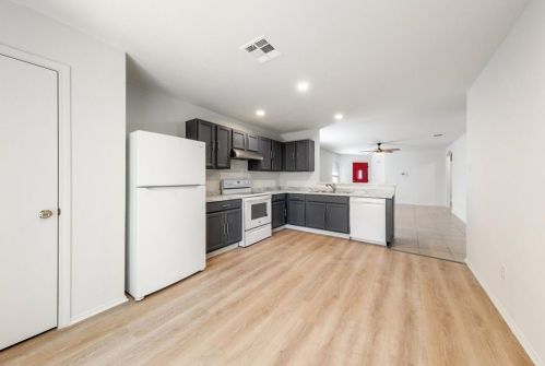 3303 Crownover St, Austin TX  78725-4754 exterior