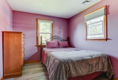 1 Kathy St, South Kingstown RI  02882-5040 exterior