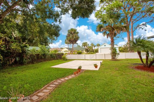 402 Ash St, Sebastian FL  32958-4308 exterior