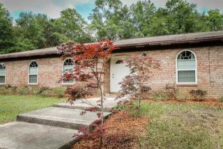 1031 Lake Dr, Cantonment, FL 32533-9080