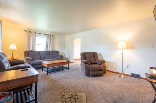 1747 Raymond Ave, Latrobe PA  15650-3040 exterior