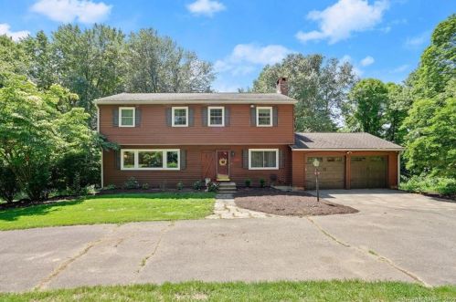 1205 Daniels Farm Rd, Bridgeport, CT 06611-2618