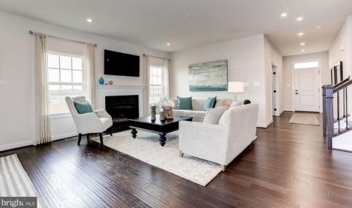 33 Winifred Dr, Hanover PA  exterior