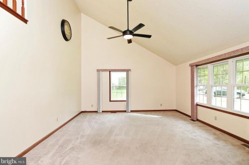 15370 Fleming St, Owens, VA 22485-5734