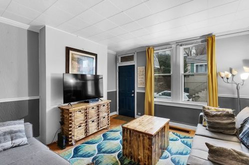 213 Elizabeth St, Pittsburgh PA  15207-1819 exterior