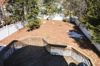 17 Beacon St, Manchester, CT 06042-2101