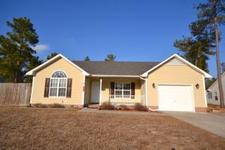 113 Raymond St, Raeford, NC 28376-5841