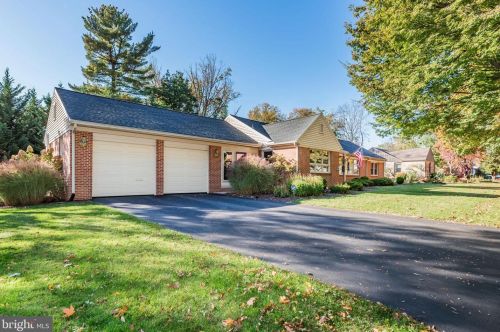 300 28th St, Camp Hill PA  17011-2801 exterior