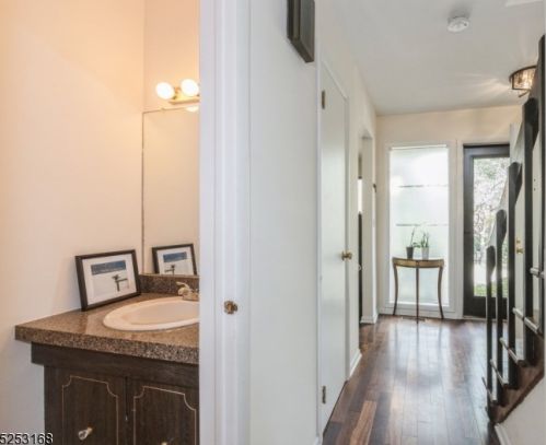 11 Poplar Ln, Morristown NJ  07960-6769 exterior