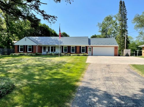 1501 Oconomowoc Ave, Watertown, WI 53094-5201