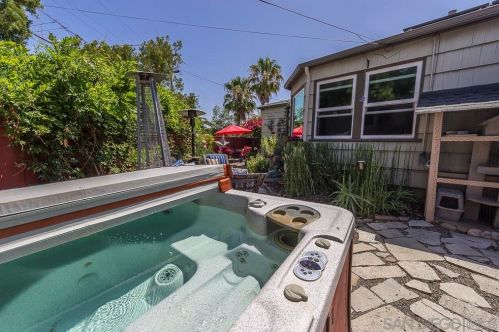 3381 Mtn Vw Dr, San Diego CA 92116-1950 exterior