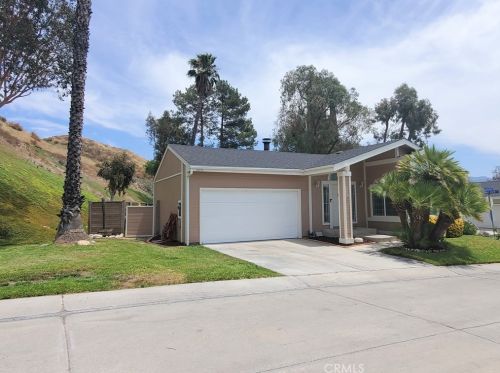 20077 Summit View Ct, Santa Clarita, CA 91351-5709
