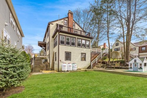 15 Edna St, White Plains NY  10606-2001 exterior