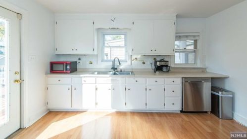 228 Baldwin St, Glen Ridge, NJ 07028-1504