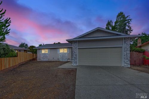 917 Renee Ct, Santa Rosa, CA 95401-5420
