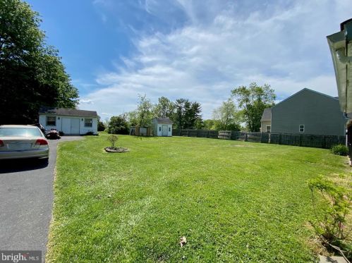 301 Park Rd, Prospectville, PA 19002-1126