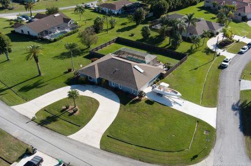 2891 Farley Rd, Fort Pierce, FL 34952-5869
