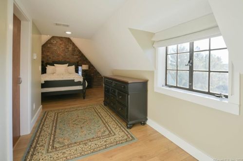 524 Main St, Wallingford CT  06492-1722 exterior