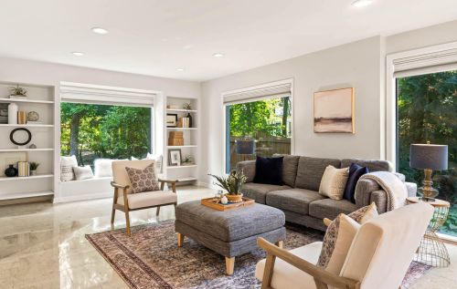 7607 Lake Dr, Milwaukee WI  53217-2909 exterior