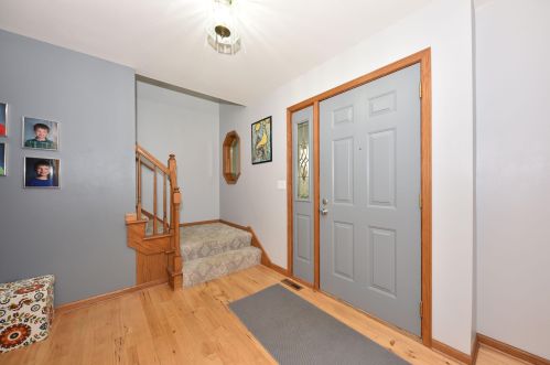 5023 Elmdale Rd, Thiensville, WI 53092-4515